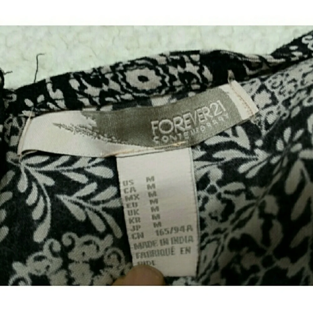 FOREVER 21 floral multi-color crop top size M - Picture 5 of 5